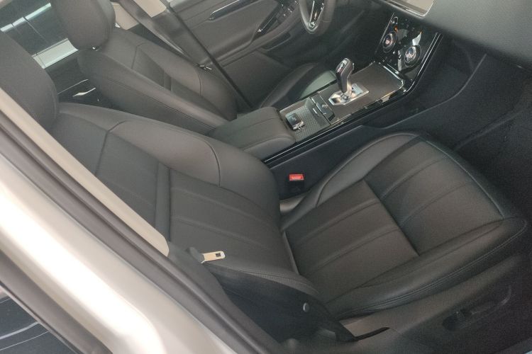 路虎 揽胜极光 2023款 极光L 200PS 精英版局部细节41