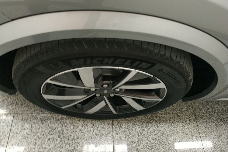 理想汽车 理想L8 2023款 Pro车身外观6007