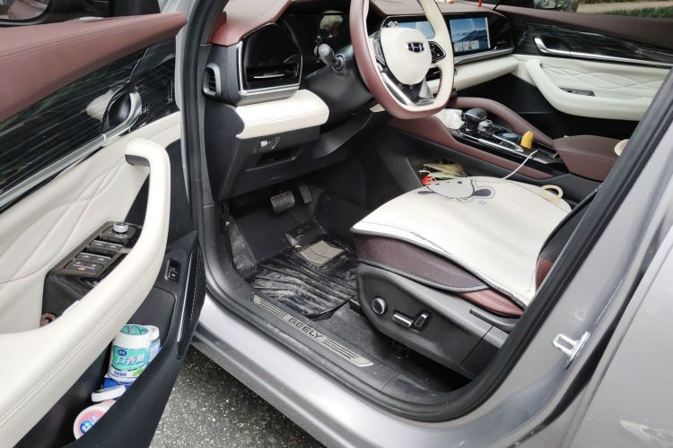 吉利汽车 星越L 2021款 2.0TD DCT EVO两驱尊贵型中控内饰20