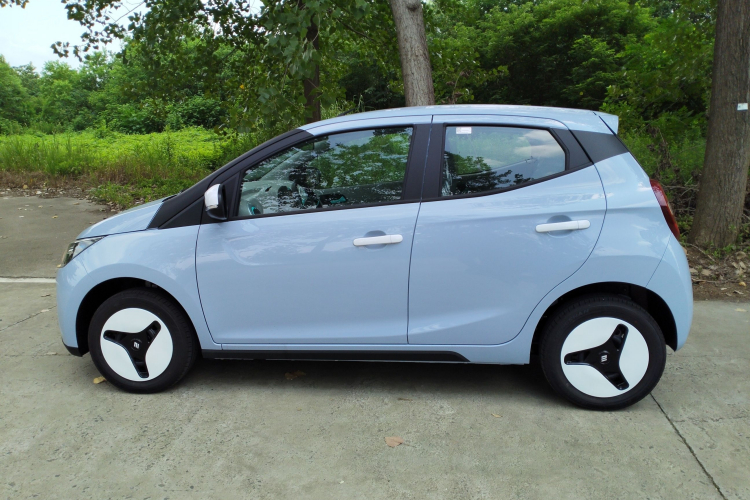 江铃集团新能源 易至EV2 2024款 201km 舒适型车身外观4