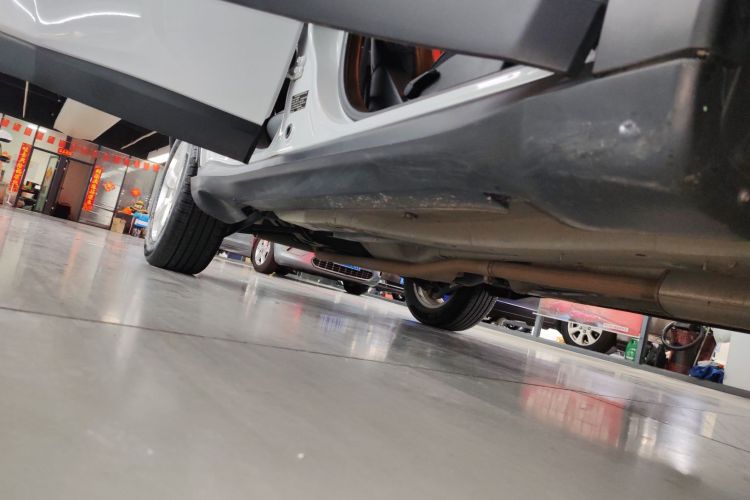 Jeep 指南者 2020款 220T 自动精英版局部细节9001