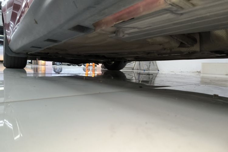 福特 福克斯 2012款 三厢 1.6L 自动风尚型机舱底盘30