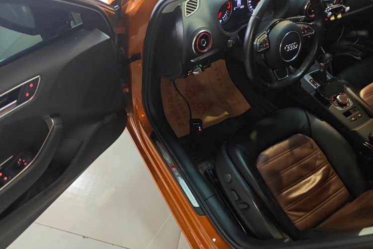 奥迪A3 2015款 Sportback 35 TFSI 百万纪念智领型中控内饰20