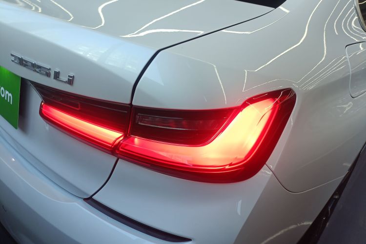 宝马3系 2020款 改款 325Li M运动套装车身外观9