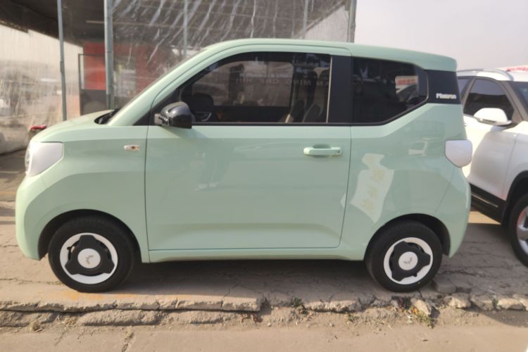 五菱汽车 宏光MINIEV 2024款 第三代 215km 青春版车身外观4