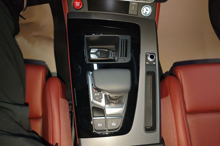 奥迪Q5L 2024款 40 TFSI 豪华动感型中控内饰18