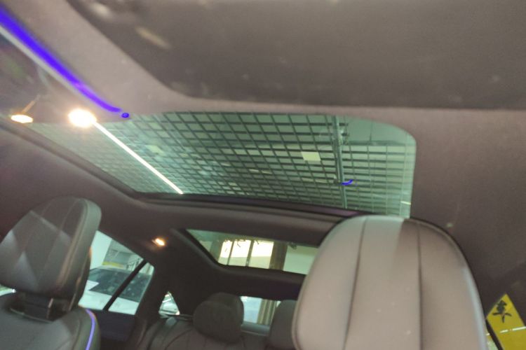 奔驰EQE 2022款 350 豪华版中控内饰22