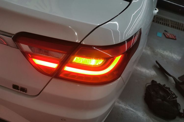 吉利汽车 远景 2018款 1.5L 手动幸福版车身外观9