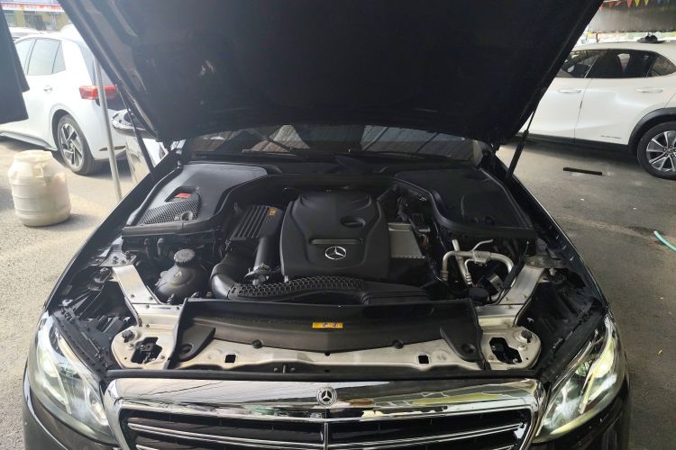 奔驰E级 2019款 E 200 L 运动型局部细节24