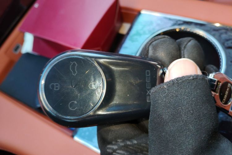 星途揽月C-DM 2025款 180 超长续航Ultra四驱 7座中控内饰11