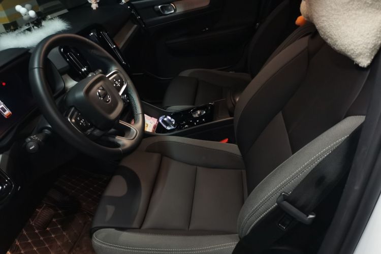 沃尔沃XC40 2023款 B3 智远豪华版中控内饰19
