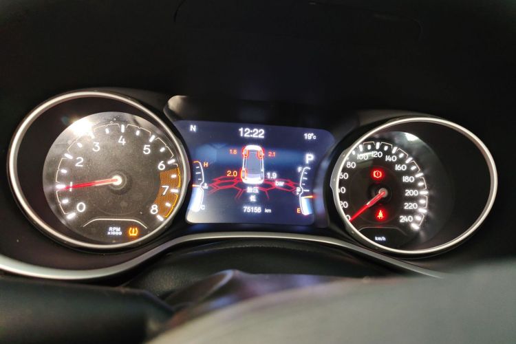 Jeep 指南者 2019款 200T 自动家享-互联大屏版中控内饰14