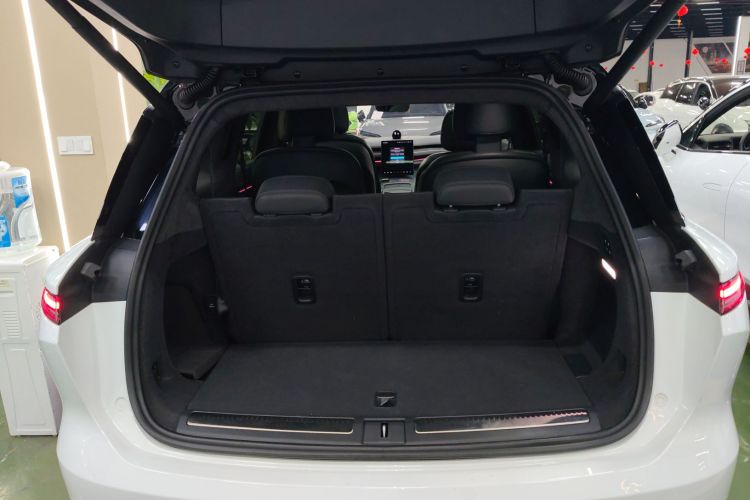 蔚来ES8 2023款 100kWh 签名版机舱底盘23