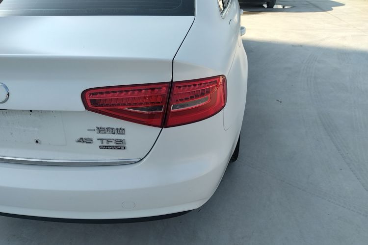 奥迪A4L 2015款 45 TFSI quattro个性运动型车身外观9