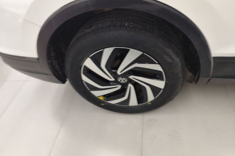 大众 途观L 2023款 330TSI 自动两驱舒享版车身外观6008