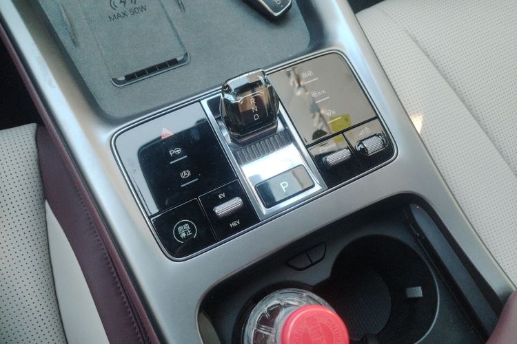 比亚迪 海豹07 DM-i 2025款 智驾版 DM-i 1.5L 125km 尊贵型中控内饰18