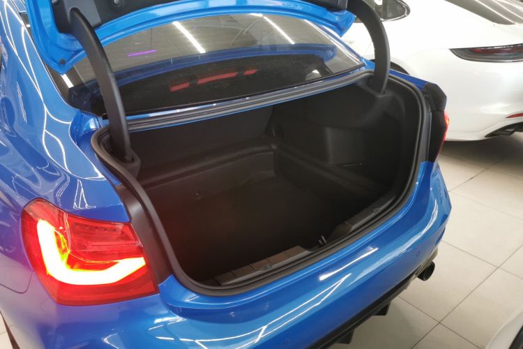 宝马1系 2021款 改款 120i M运动曜夜版中控内饰23