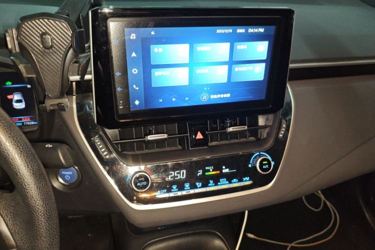 丰田 雷凌 2021款 双擎 1.8H E-CVT运动版中控内饰16