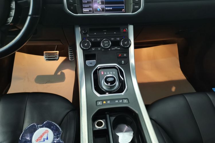 路虎 揽胜极光(进口) 2014款 2.0T 5门耀享版中控内饰18