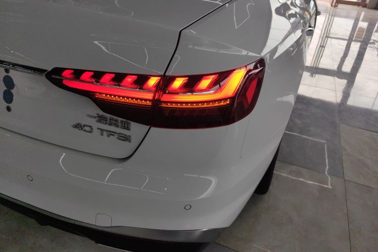 奥迪A4L 2024款 40 TFSI 时尚动感型车身外观9