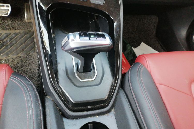 哈弗H2s 2017款 蓝标 1.5T 双离合豪华型中控内饰18