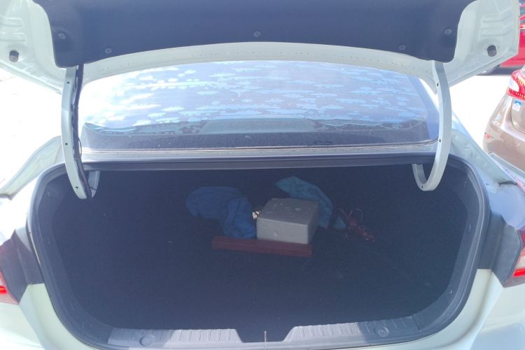 长安 逸动 2019款 高能版 1.6L GDI 手动先锋型 国VI局部细节23