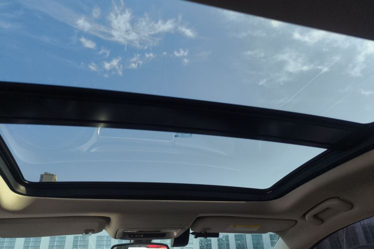 别克 君越 2019款 28T 豪华型中控内饰22