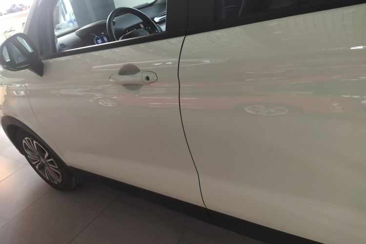 零跑汽车 零跑T03 2024款 403舒享版车身外观4