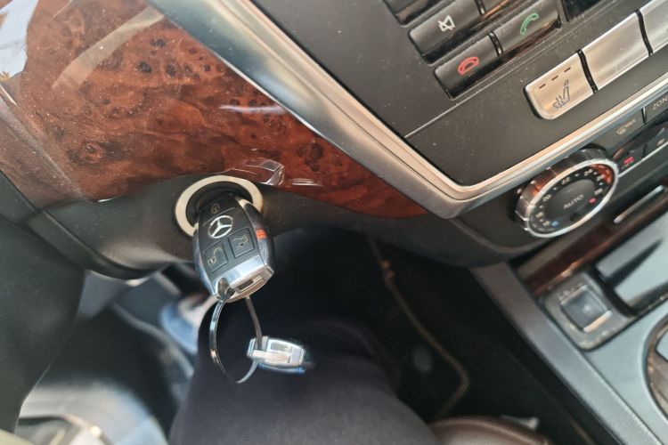 奔驰M级 2014款 ML 400 4MATIC豪华型中控内饰7001