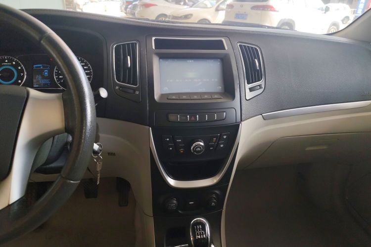 吉利汽车 远景 2015款 1.3T 手动尊贵型中控内饰16