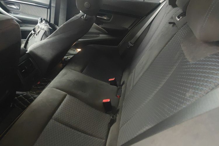 宝马3系 2017款 320i M运动型中控内饰7004