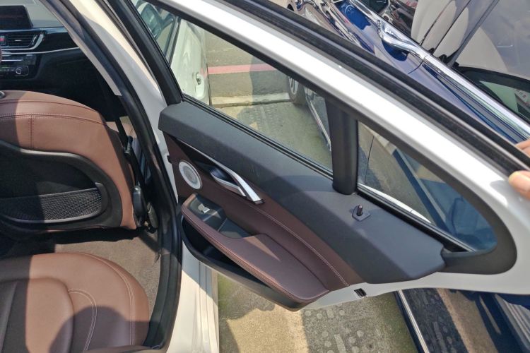 宝马1系 2021款 120i M运动曜夜版中控内饰45