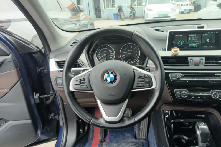 宝马X1 2018款 xDrive20Li 豪华型中控内饰13