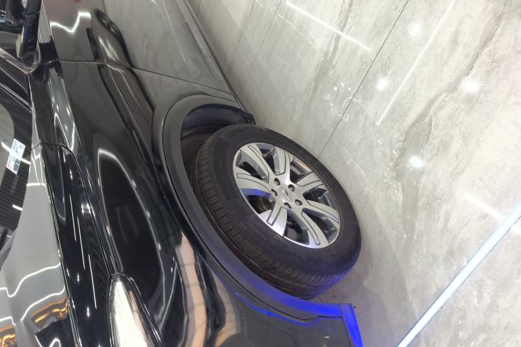 广汽传祺 传祺GS7 2017款 320T 两驱豪华智联型车身外观6007