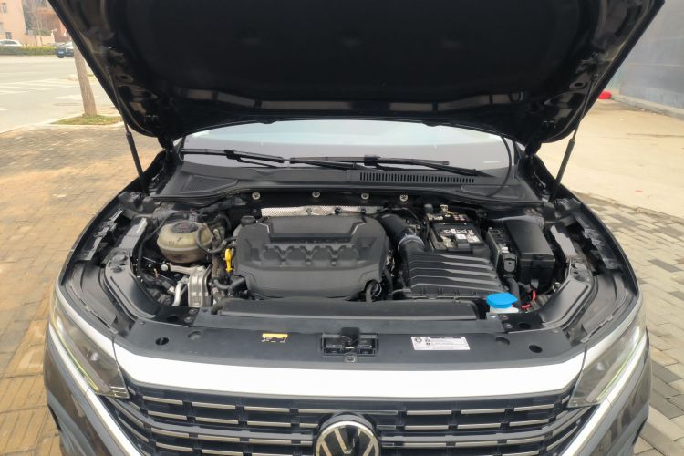 大众 帕萨特 2025款 出众款 380TSI 龙腾版机舱底盘24