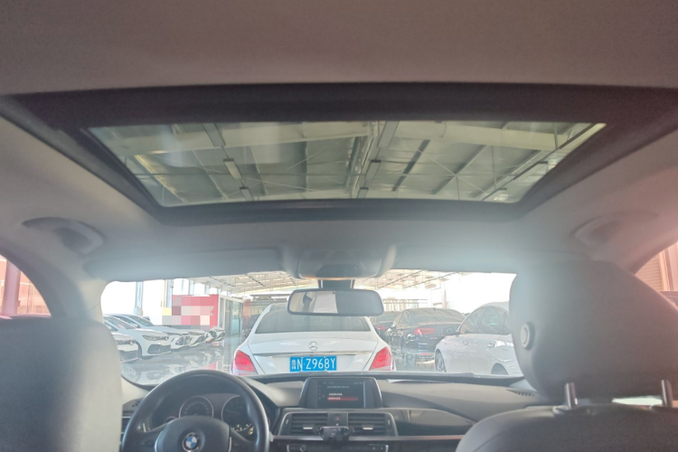 宝马3系GT 2018款 320i 时尚型中控内饰22