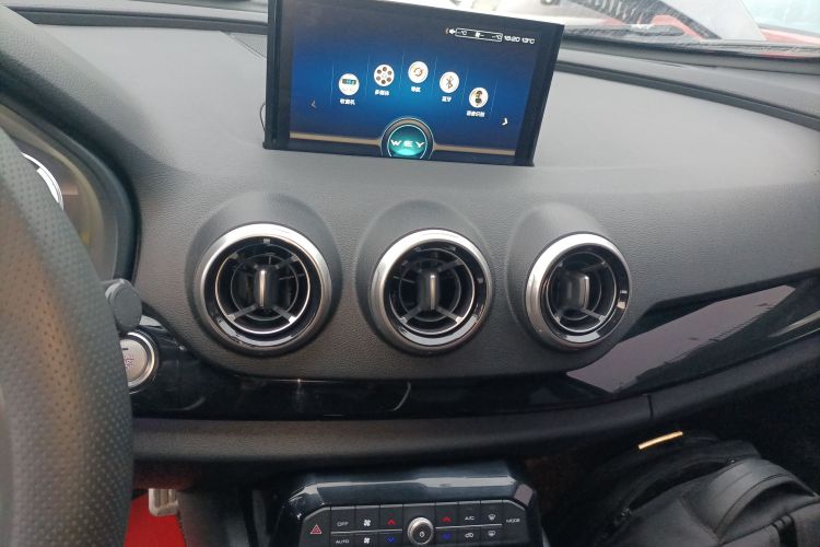 魏牌 VV7 2017款 2.0T 旗舰型中控内饰16