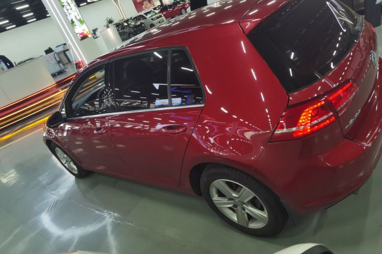 大众 高尔夫 2016款 230TSI 自动舒适型车身外观4