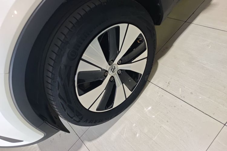 沃尔沃XC40 2023款 B3 智远豪华版车身外观6007