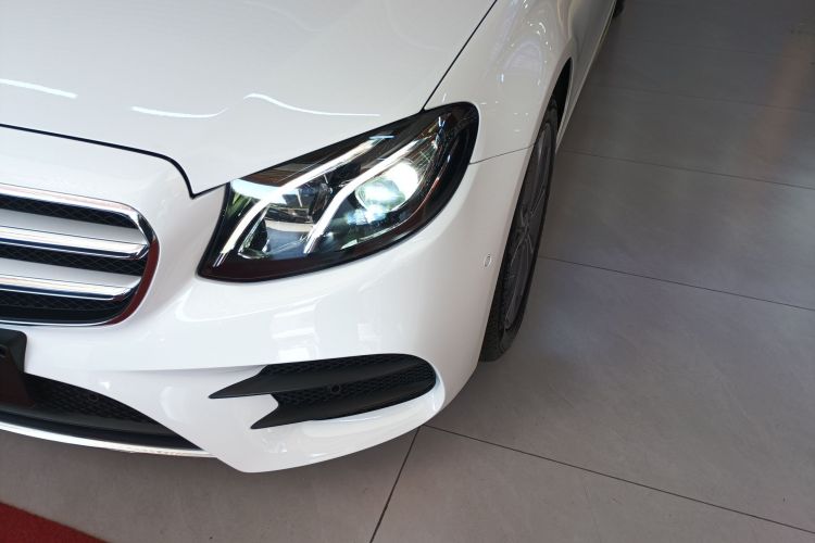 奔驰E级 2020款 E 300 L 运动时尚型局部细节36