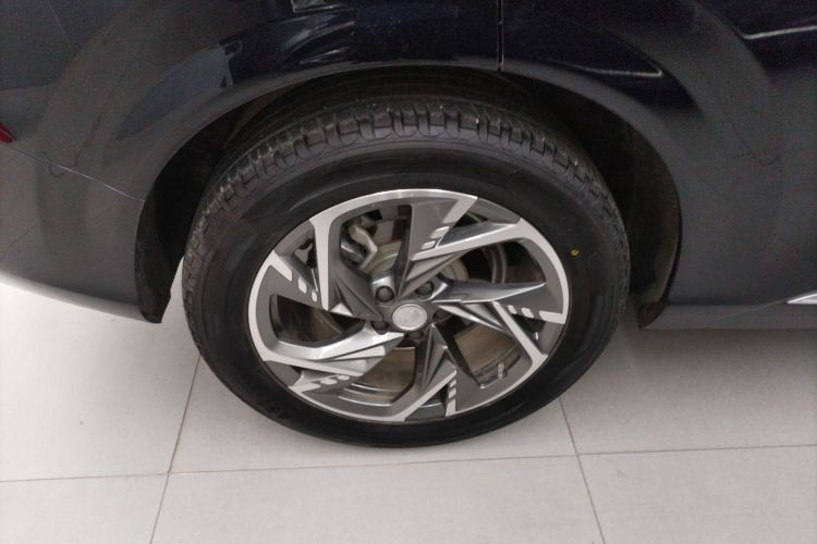 红旗HS3 PHEV 2024款 PHEV 115km 劲为版车身外观6008