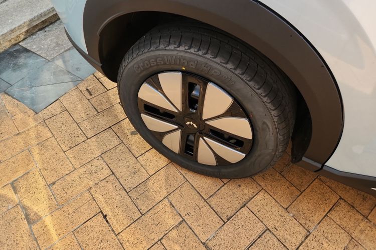 五菱汽车 缤果S 2025款 325km 尊享款车身外观6008