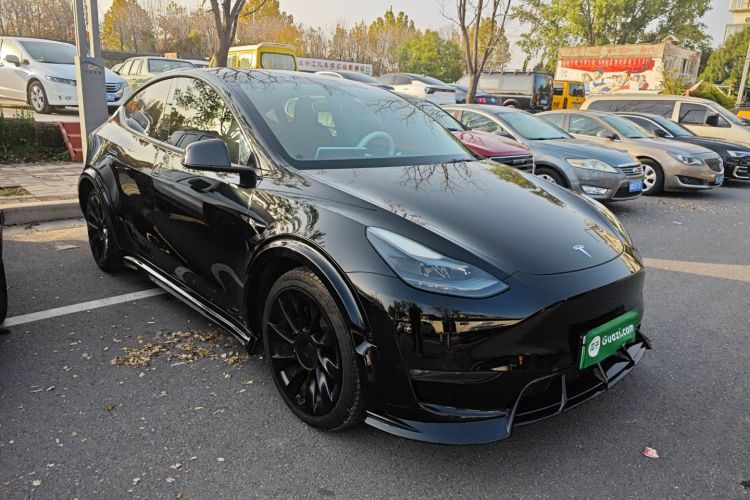 特斯拉 Model Y 2021款 标准续航后驱版车身外观3