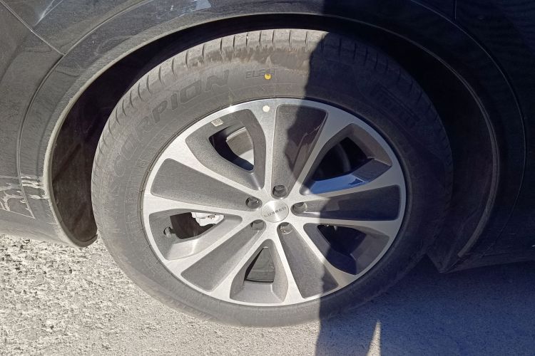 鸿蒙智行 智界R7 2024款 纯电 667km Pro车身外观6008