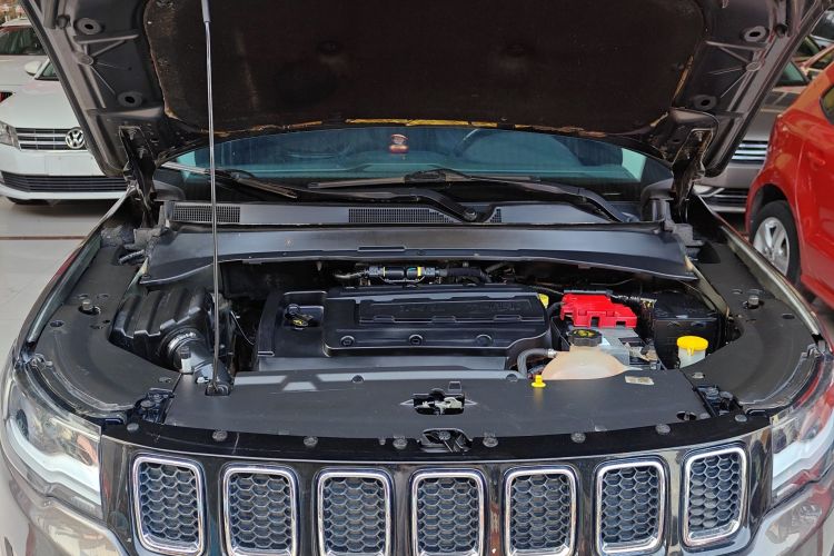 Jeep 指南者 2017款 200T 自动家享版局部细节24