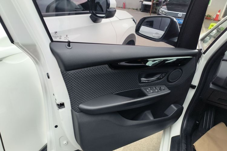 宝马2系旅行车 2019款 218i 时尚型中控内饰47