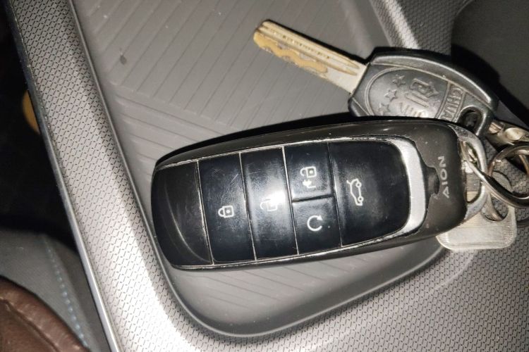 埃安 AION Y 2023款 Younger中控内饰11