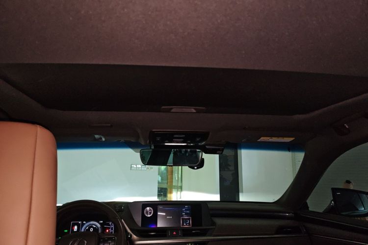 雷克萨斯ES 2020款 300h 卓越版局部细节22