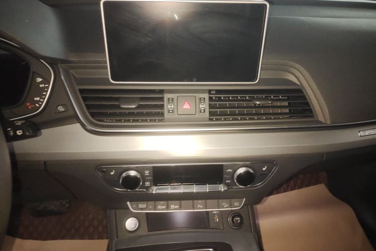 奥迪Q5L 2020款 改款 40 TFSI 荣享时尚型中控内饰16