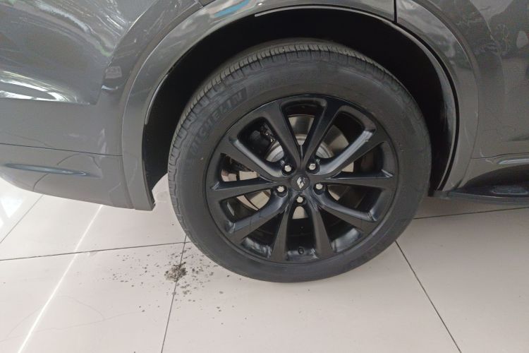 理想汽车 理想ONE 2020款 增程6座版车身外观6008